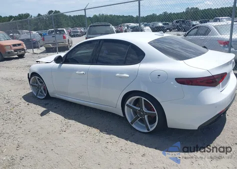 2019 Alfa Romeo Giulia Sport Rwd z USA, uszkodzony, nr VIN ZARFAMAN7K7608316